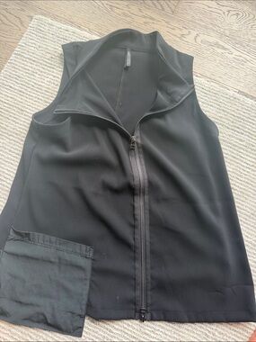 Porto Black Sleeveless Zip-Front Vest
